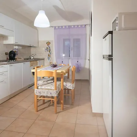 Pomarance Apartment * Pomarance